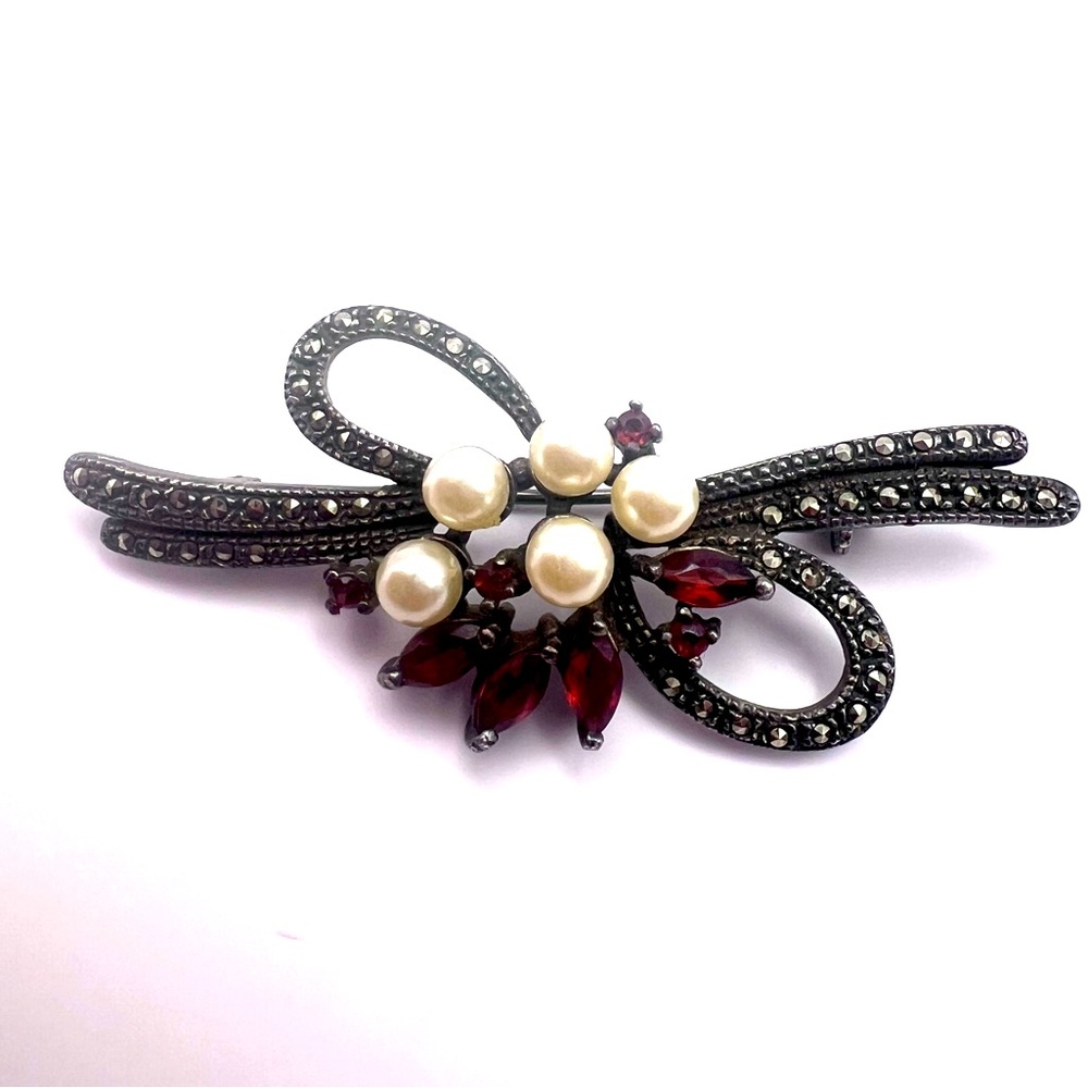 Vintage 925 Sterling Silver Bow Brooch with Marcasite, Garnet & Faux Pearls